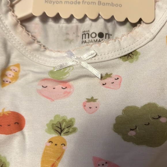 Rabbit Moon veggie Pjs NWT 2t - Picture 8 of 9